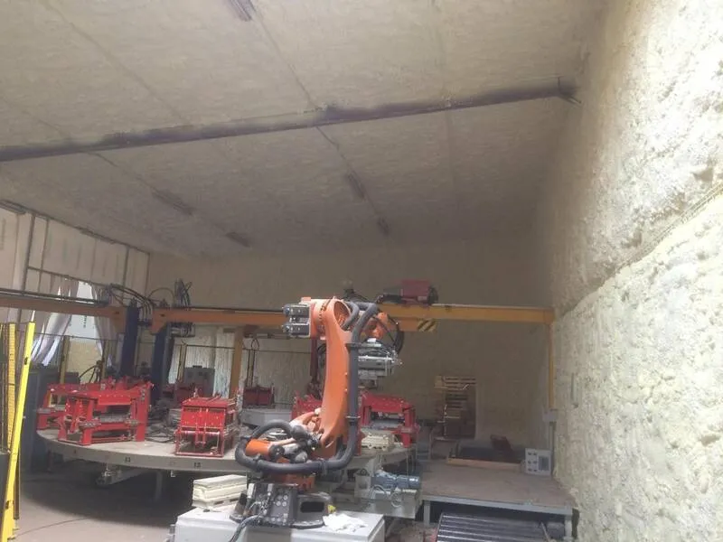 Isolation projetée polyuréthane - chantier Ovalpro