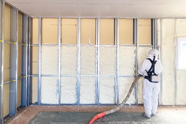 Isolation murs polyuréthane projeté - Ovalpro